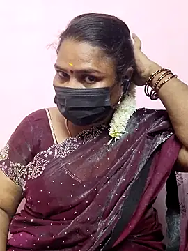 Snapshot of Tamil_Azhaghi25 chatting on 10/19/25, 05:13 Tamil Azhaghi25 online show from 10/19/25, 05:13