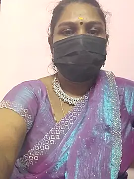 Snapshot of Tamil_Azhaghi25 chatting on 10/20/25, 04:40 Tamil Azhaghi25 online show from 10/20/25, 04:40