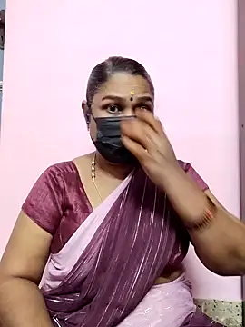 Snapshot of Tamil_Azhaghi25 chatting on 10/23/25, 05:33 Tamil Azhaghi25 online show from 10/23/25, 05:33