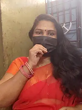 Snapshot of Tamil_Azhaghi25 chatting on 11/01/25, 05:42 Tamil Azhaghi25 online show from 11/01/25, 05:42