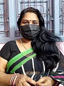 Snapshot of Tamil_Azhaghi25 chatting on 11/01/25, 05:59 Tamil Azhaghi25 online show from 11/01/25, 05:59