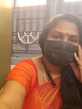 Snapshot of Tamil_Azhaghi25 chatting on 11/08/25, 07:19 Tamil Azhaghi25 online show from 11/08/25, 07:19