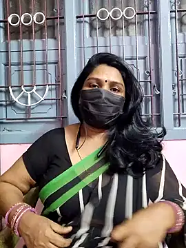 Snapshot of Tamil_Azhaghi25 chatting on 11/08/25, 07:23 Tamil Azhaghi25 online show from 11/08/25, 07:23