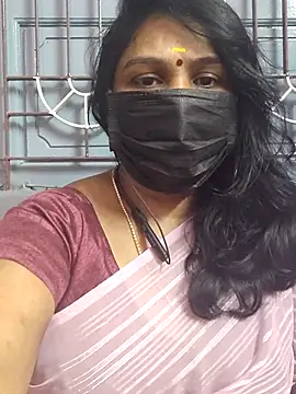 Snapshot of Tamil_Azhaghi25 chatting on 11/15/25, 05:53 Tamil Azhaghi25 online show from 11/15/25, 05:53