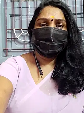 Snapshot of Tamil_Azhaghi25 chatting on 11/16/25, 05:51 Tamil Azhaghi25 online show from 11/16/25, 05:51