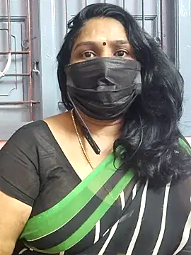 Snapshot of Tamil_Azhaghi25 chatting on 11/18/25, 06:01 Tamil Azhaghi25 online show from 11/18/25, 06:01