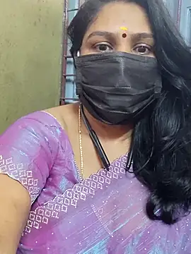 Snapshot of Tamil_Azhaghi25 chatting on 11/22/25, 06:45 Tamil Azhaghi25 online show from 11/22/25, 06:45