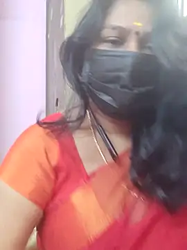 Snapshot of Tamil_Azhaghi25 chatting on 11/26/25, 06:36 Tamil Azhaghi25 online show from 11/26/25, 06:36