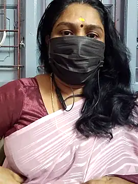 Snapshot of Tamil_Azhaghi25 chatting on 11/29/25, 08:01 Tamil Azhaghi25 online show from 11/29/25, 08:01