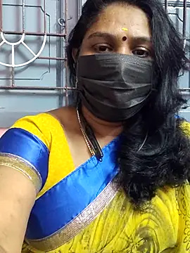 Snapshot of Tamil_Azhaghi25 chatting on 12/05/25, 07:32 Tamil Azhaghi25 online show from 12/05/25, 07:32