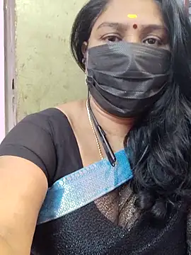 Snapshot of Tamil_Azhaghi25 chatting on 12/14/25, 05:57 Tamil Azhaghi25 online show from 12/14/25, 05:57