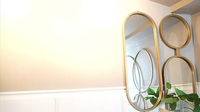 Tayler Kim online show from 09/15/25, 12:27