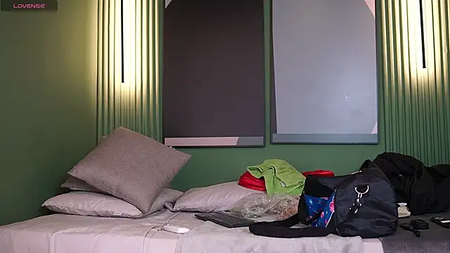 Tayler Kim online show from 10/02/25, 06:26