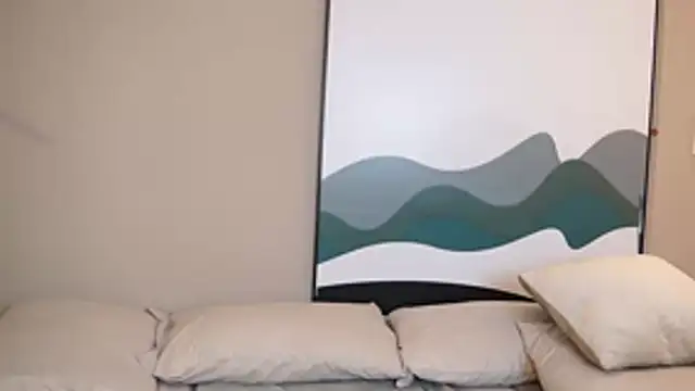 Tayler Kim online show from 10/19/25, 04:51