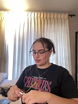 Tayler Kim online show from 04/03/26, 06:28