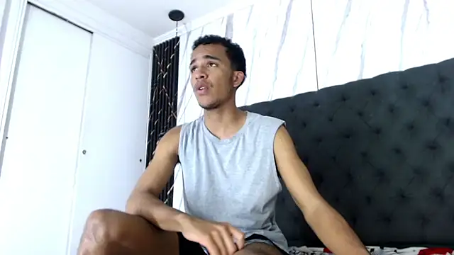 aston xvera online show from 09/29/25, 03:22