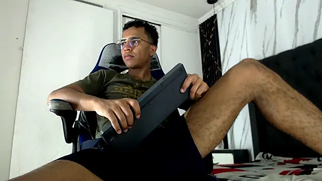 aston xvera online show from 11/09/25, 04:11