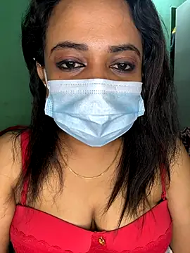 Snapshot of tamil_Nila_ chatting on 10/11/25, 06:28 tamil Nila  online show from 10/11/25, 06:28