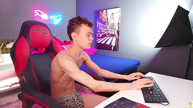 Brad Myles online show from 10/01/25, 02:45