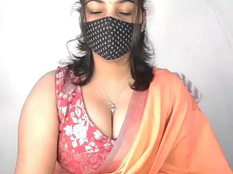 Hott Noor online show from 01/12/26, 07:35