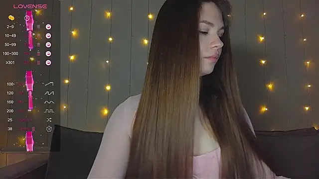 Snapshot of nature_starlight chatting on 11/04/25, 12:04 nature starlight online show from 11/04/25, 12:04