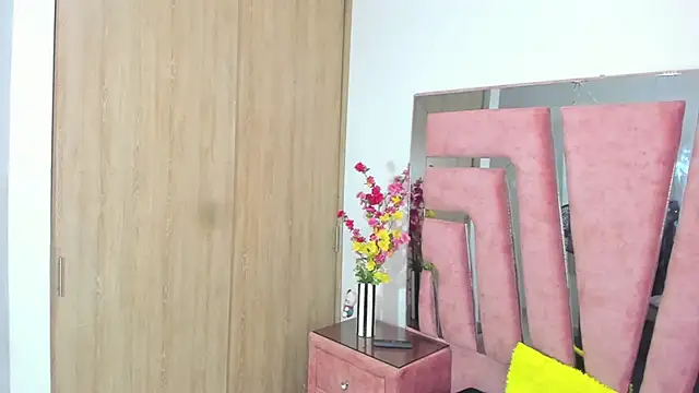 MaraKarly online show from 10/17/25, 07:38