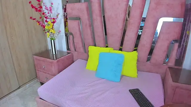 MaraKarly online show from 04/11/26, 12:37