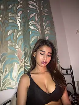 STRIP GLOW online show from 03/21/26, 08:45