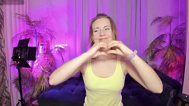 MeggySun online show from 10/21/25, 02:29