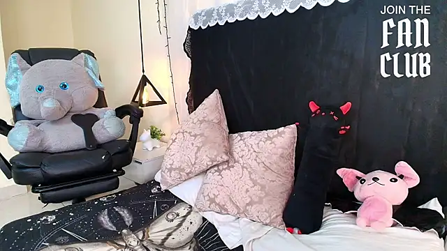 Snapshot of IvyBelle_ chatting on 07/09/26, 11:25 IvyBelle online show from 07/09/26, 11:25