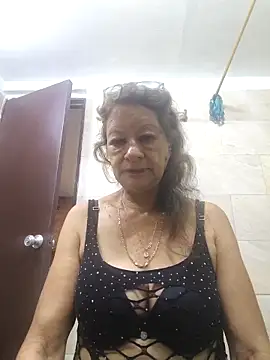 Snapshot of MaryLunne chatting on 10/14/25, 11:55 MaryLunne online show from 10/14/25, 11:55