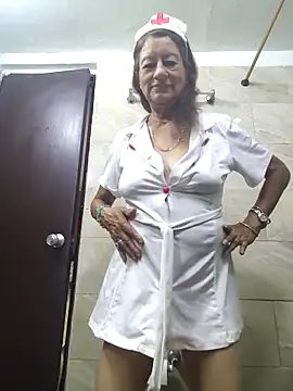 Snapshot of MaryLunne chatting on 12/20/25, 06:48 MaryLunne online show from 12/20/25, 06:48