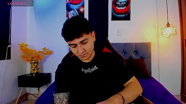 Nicolas James Sc online show from 10/30/25, 01:34