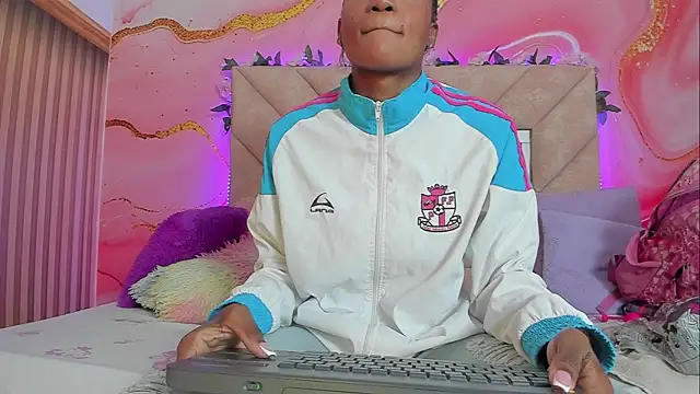 Taylor oriana  online show from 09/23/25, 10:51