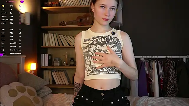 LynHillaire online show from 01/19/26, 11:36