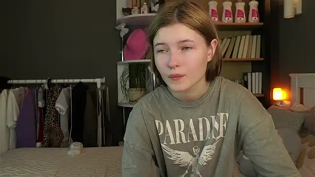 LynHillaire online show from 02/09/26, 11:58