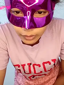 Snapshot of new_coupleee chatting on 09/13/25, 05:35 new coupleee online show from 09/13/25, 05:35