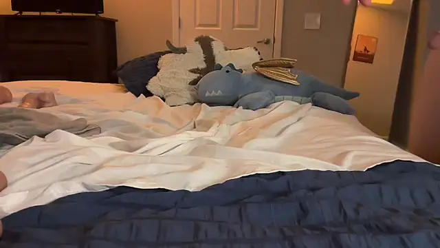 Snapshot of AshenBayou chatting on 09/19/25, 03:30 AshenBayou online show from 09/19/25, 03:30