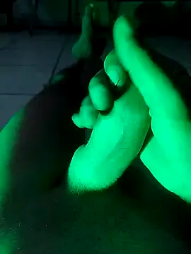 Snapshot of sueldofo chatting on 09/14/25, 11:59 sueldofo online show from 09/14/25, 11:59