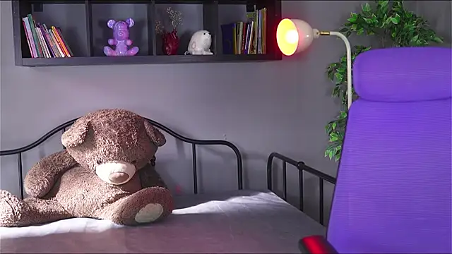 Snapshot of Mystic_blue chatting on 11/10/25, 01:10 Mystic blue online show from 11/10/25, 01:10