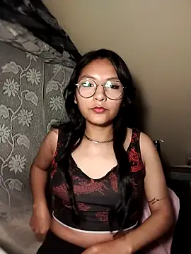 Snapshot of Regina_Shine chatting on 09/09/25, 11:48 Regina Shine online show from 09/09/25, 11:48