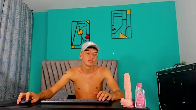 Maikol Ortiz online show from 04/08/26, 12:27