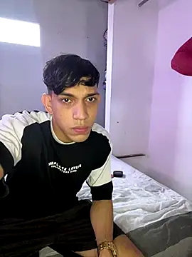 Andres-Andrea1922 online show from 11/28/25, 09:28