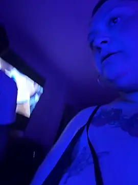 Snapshot of bbwbubbles77 chatting on 12/15/25, 04:55 bbwbubbles77 online show from 12/15/25, 04:55