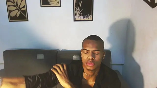 Snapshot of criss_zuri chatting on 09/24/25, 11:46 criss zuri online show from 09/24/25, 11:46