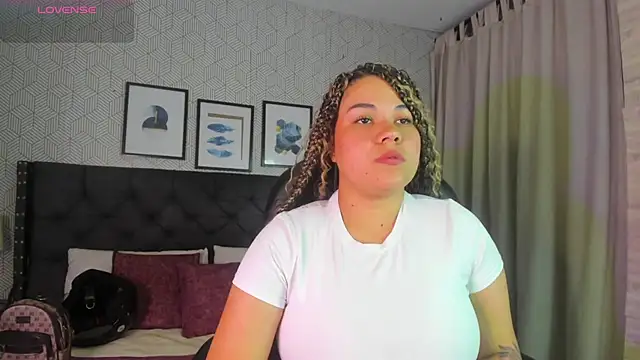 sophie  blare online show from 07/17/26, 06:57