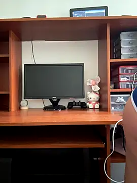 Snapshot of Yui-Ch06 chatting on 10/13/25, 03:34 Yui-Ch06 online show from 10/13/25, 03:34