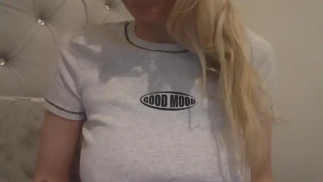 Snapshot of flirty_babe_x chatting on 02/06/26, 05:38 flirty babe x online show from 02/06/26, 05:38