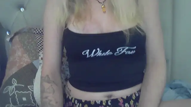 flirty babe x online show from 05/19/26, 07:20