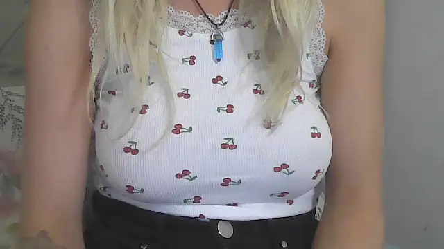 flirty babe x online show from 07/24/26, 12:30